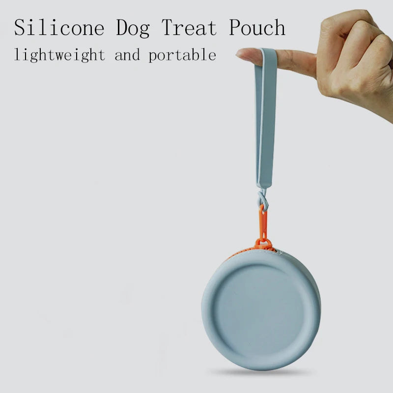 Dog Treat Training Pouch, Portable Silicone Dog Food Treat Pouch with Lanyard and Hook for Outdoor Walking Supply Storage Bag