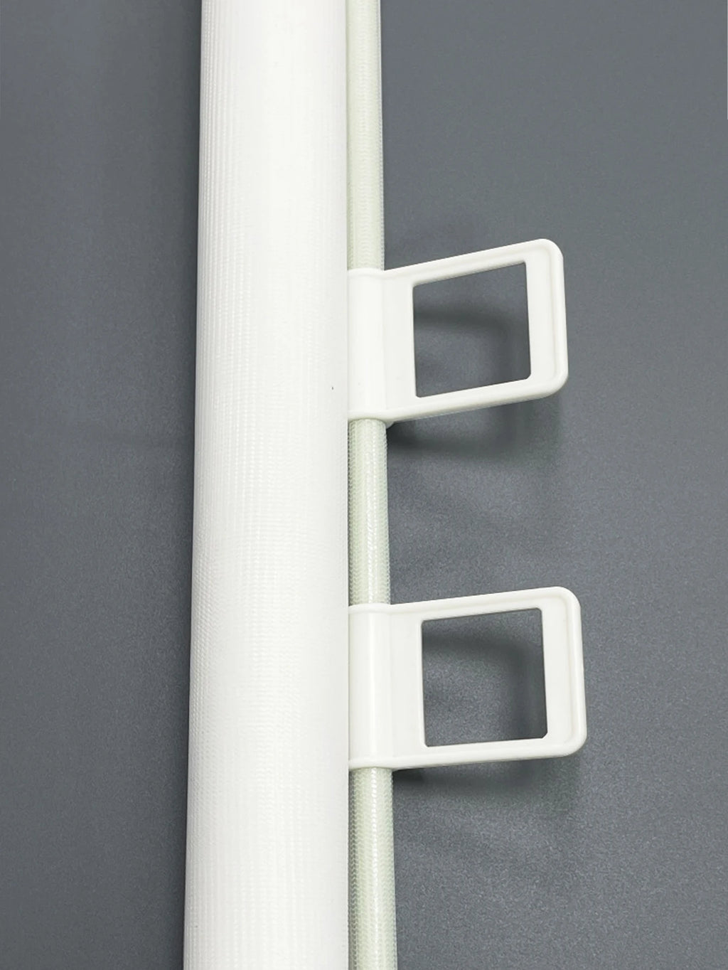 2025 Hot Retractable Pet Gate - Anti-Escape Reinforced Mesh, No-Drill Safety Barrier for Puppies/Kittens, Stairs/Hallway/Balcony