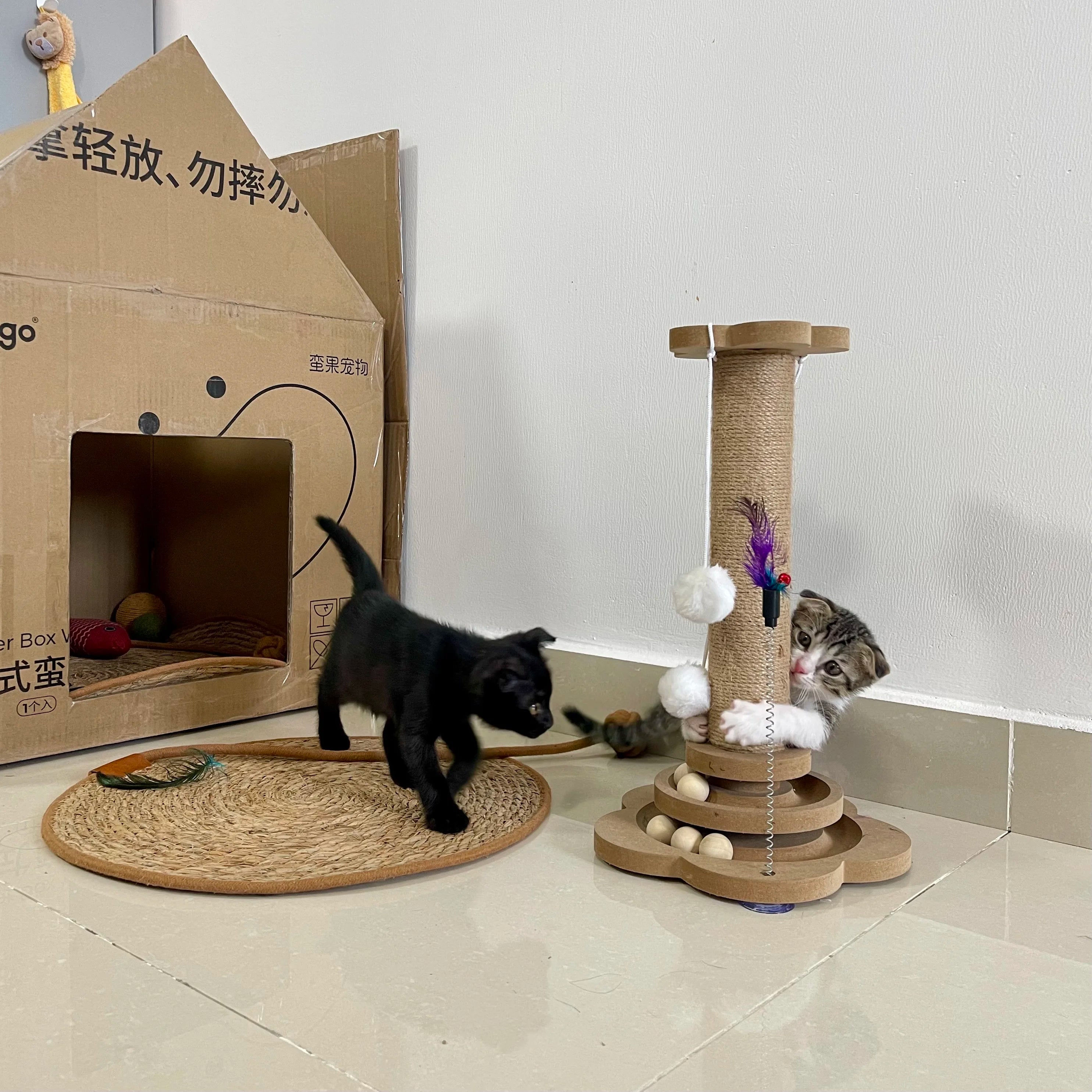 Cat Scratching Posts & Climbing Frames Pest-Resistant Wear-Resistant Sisal Pets Toys with Teaser Wands Cat Scratcher Turntable