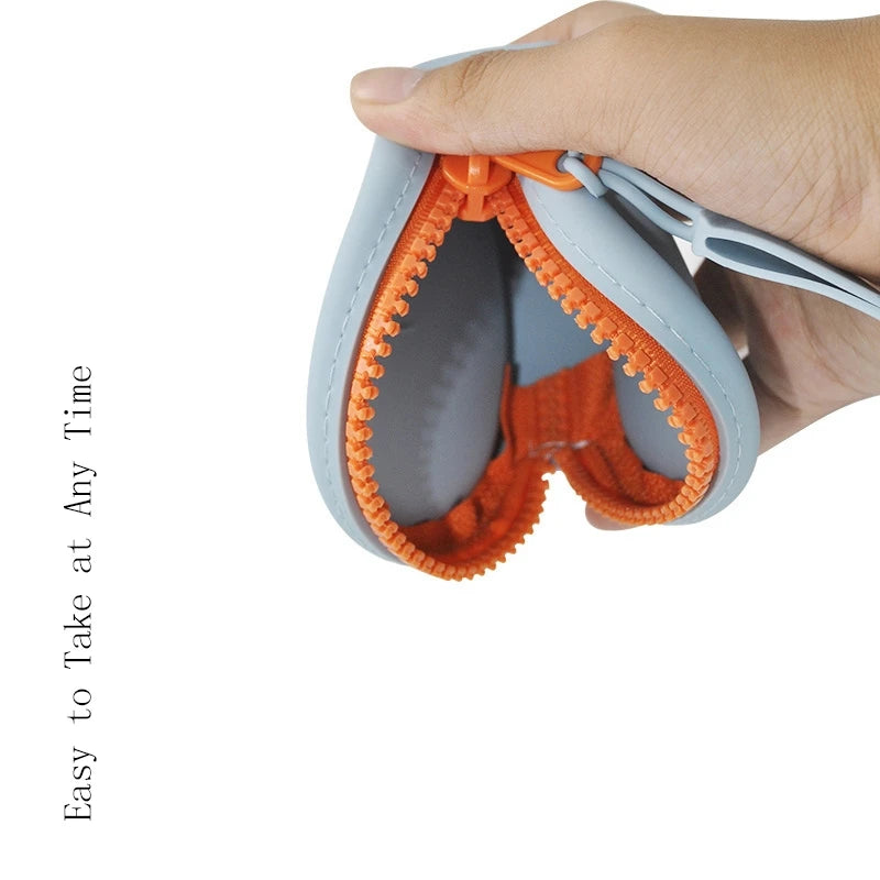 Dog Treat Training Pouch, Portable Silicone Dog Food Treat Pouch with Lanyard and Hook for Outdoor Walking Supply Storage Bag