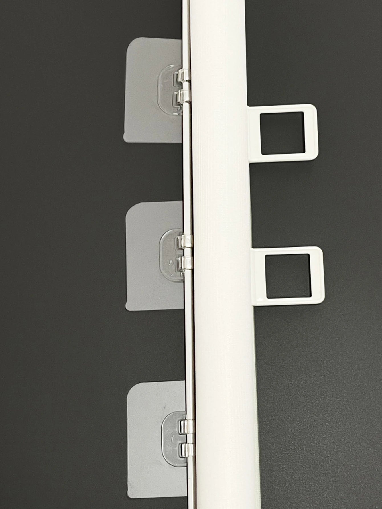 2025 Hot Retractable Pet Gate - Anti-Escape Reinforced Mesh, No-Drill Safety Barrier for Puppies/Kittens, Stairs/Hallway/Balcony